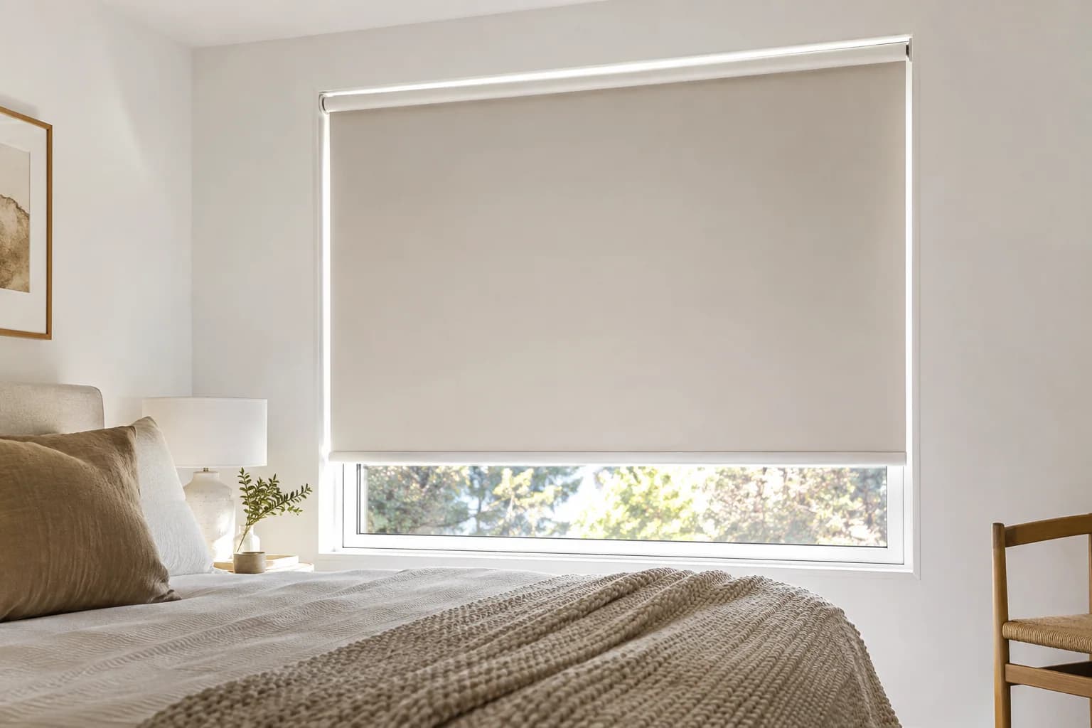 Honest perimeter light around a recess-fit blockout blind