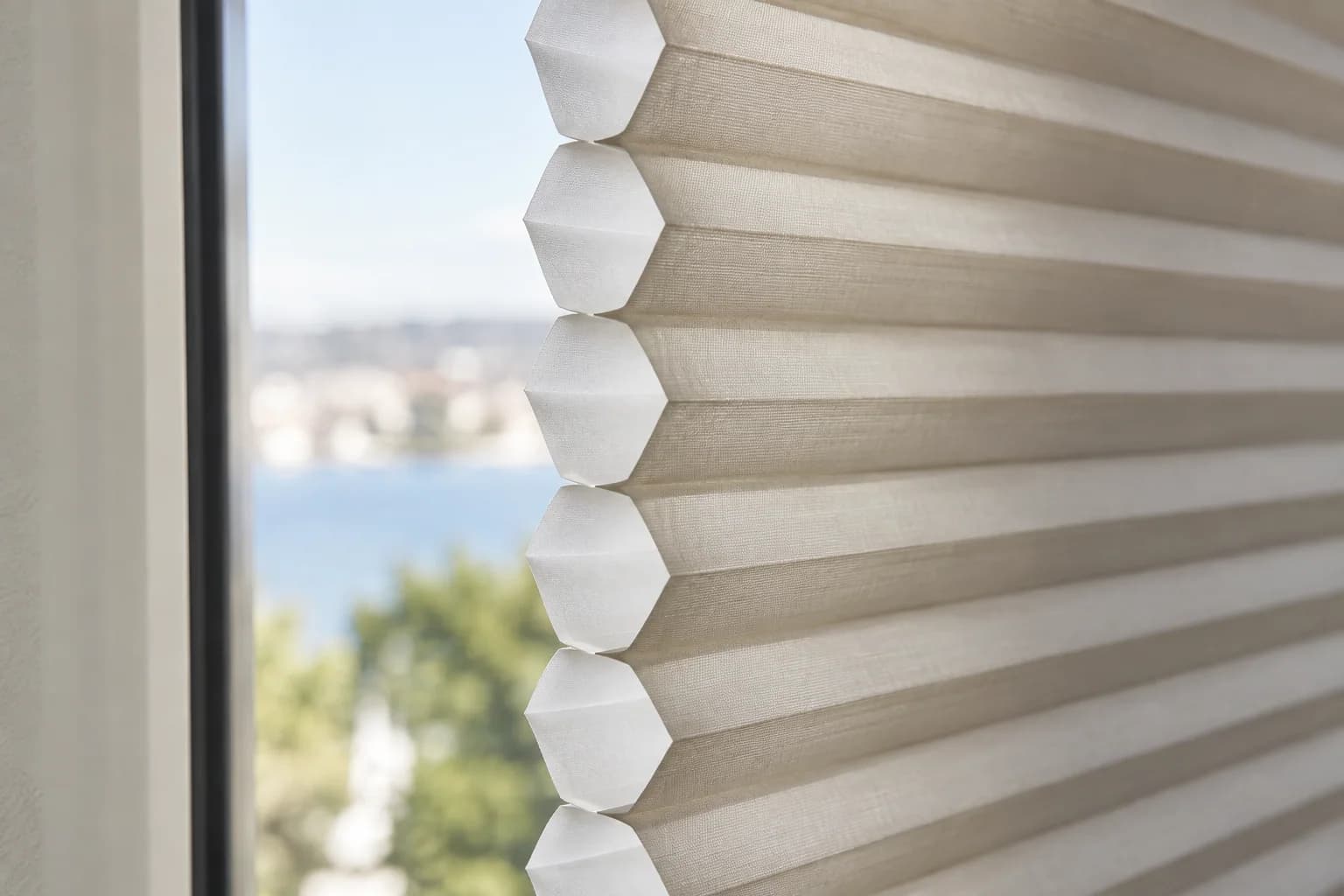 Real close-up of the open pockets in cellular honeycomb fabric