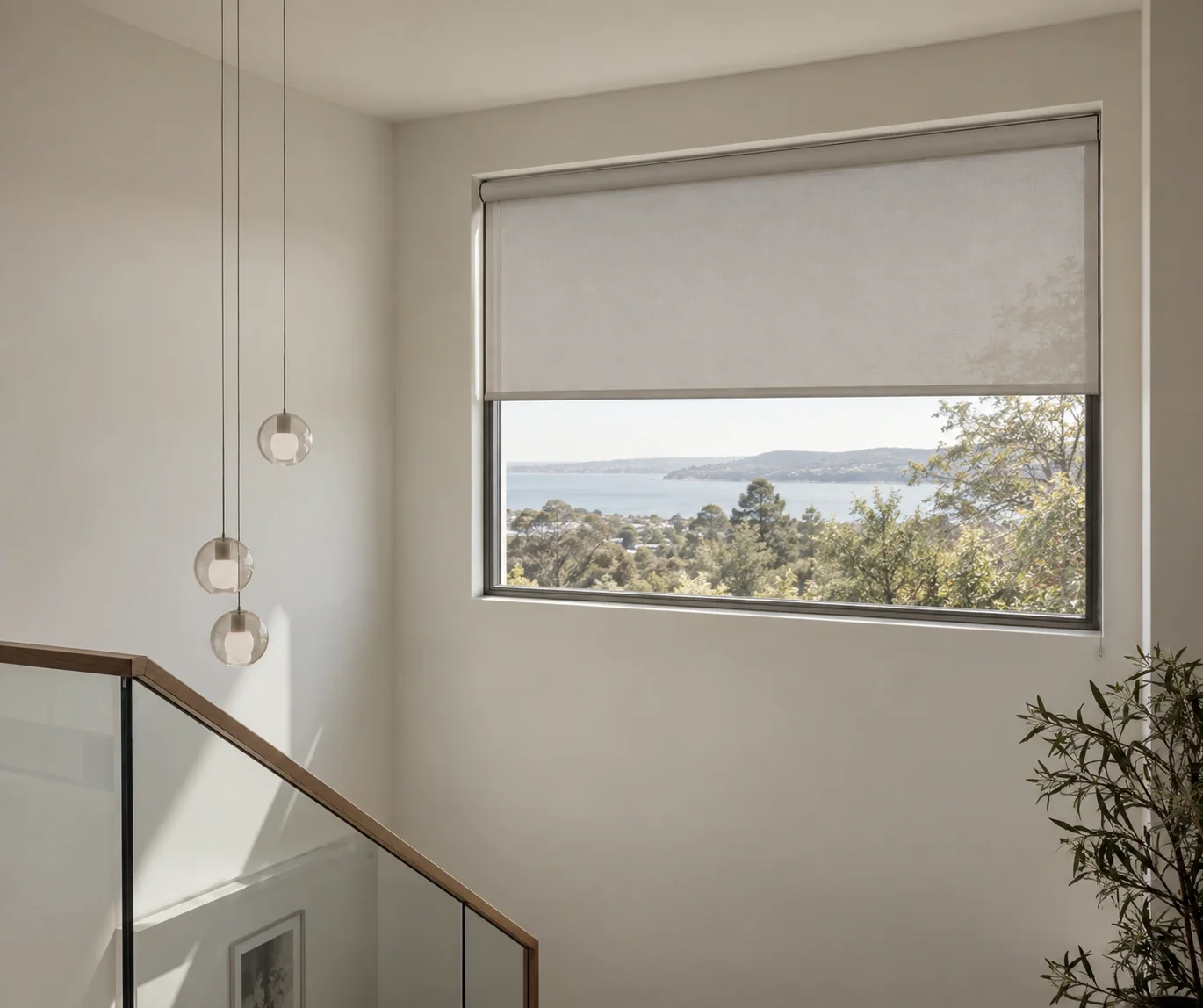 Motorised roller blind serving an inaccessible clerestory window